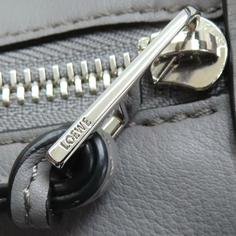 瀝青灰色牛皮 CUBI CROSSBODY 肩背包【LOEWE 羅威】-11