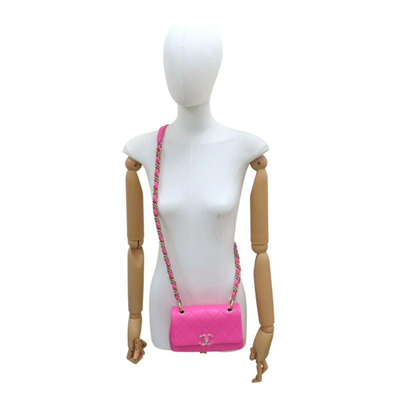 粉色 菱格紋羊皮 Twist Enamel Chain CC Flap 肩背包【CHANEL 香奈兒】-9