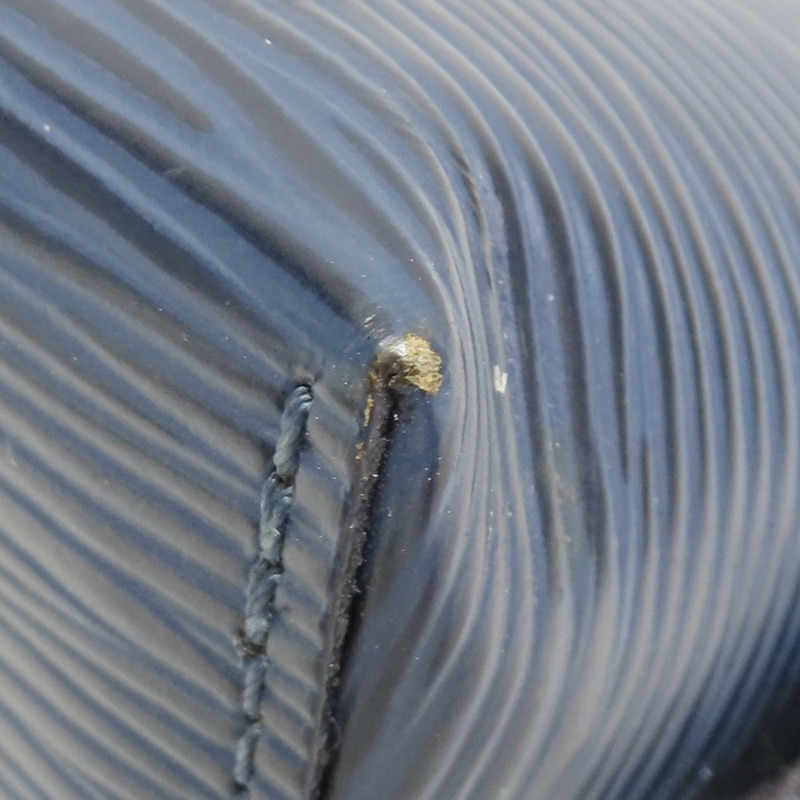 藍色 EPI 水波紋 牛皮 Cosmetic Pouch 手拿包 M40638【LOUIS VUITTON LV 路易威登】 M40638-11