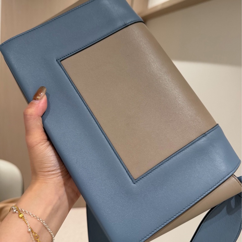 Celine frame 霧霾藍 拼灰色 豆腐包 肩背包 斜背包 側背包-16