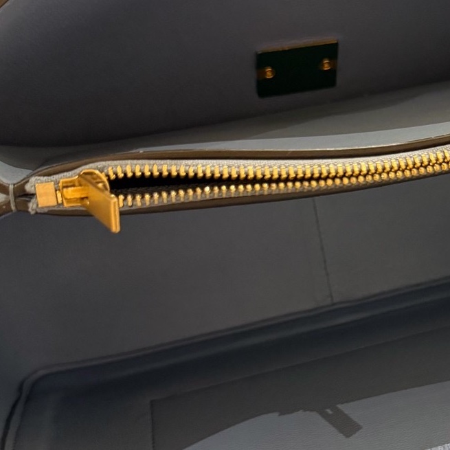 Celine frame 霧霾藍 拼灰色 豆腐包 肩背包 斜背包 側背包-40