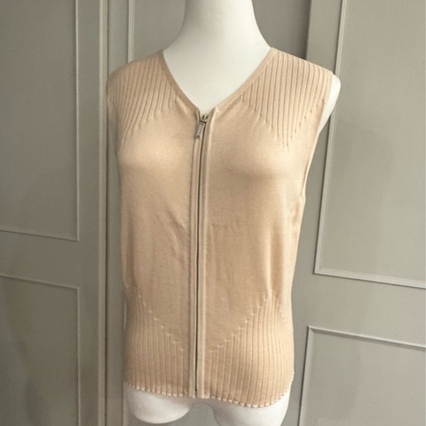 《新歡舊愛》正品CHANEL香奈兒奶茶色針織背心上衣外套