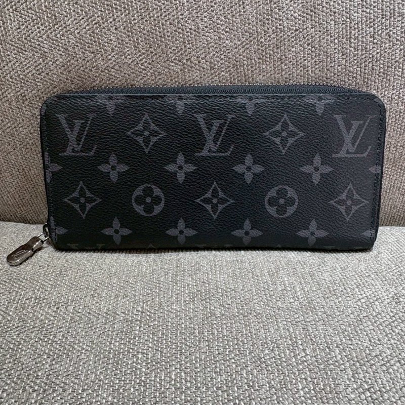 Louis Vuitton 黑老花拉鏈長夾-1