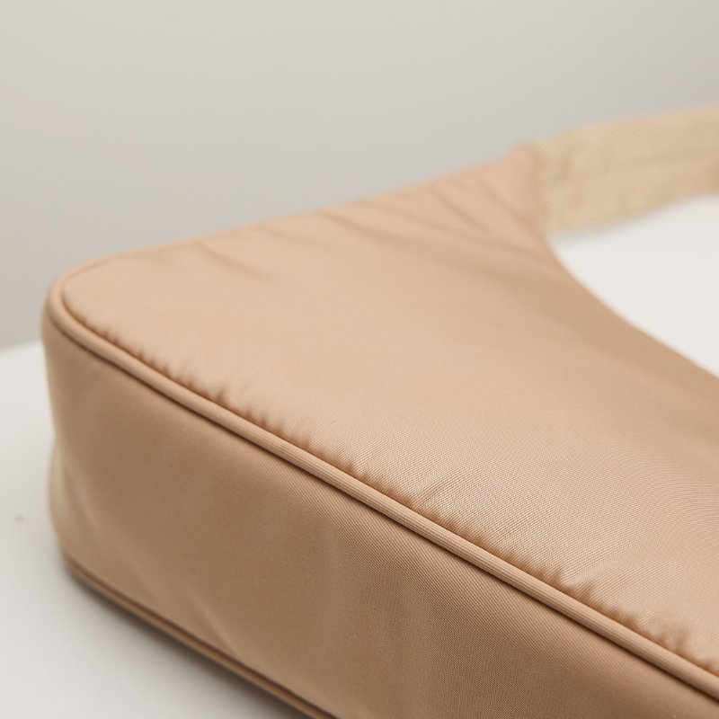 二手Prada Hobo 2000 腋下包/奶茶色-7