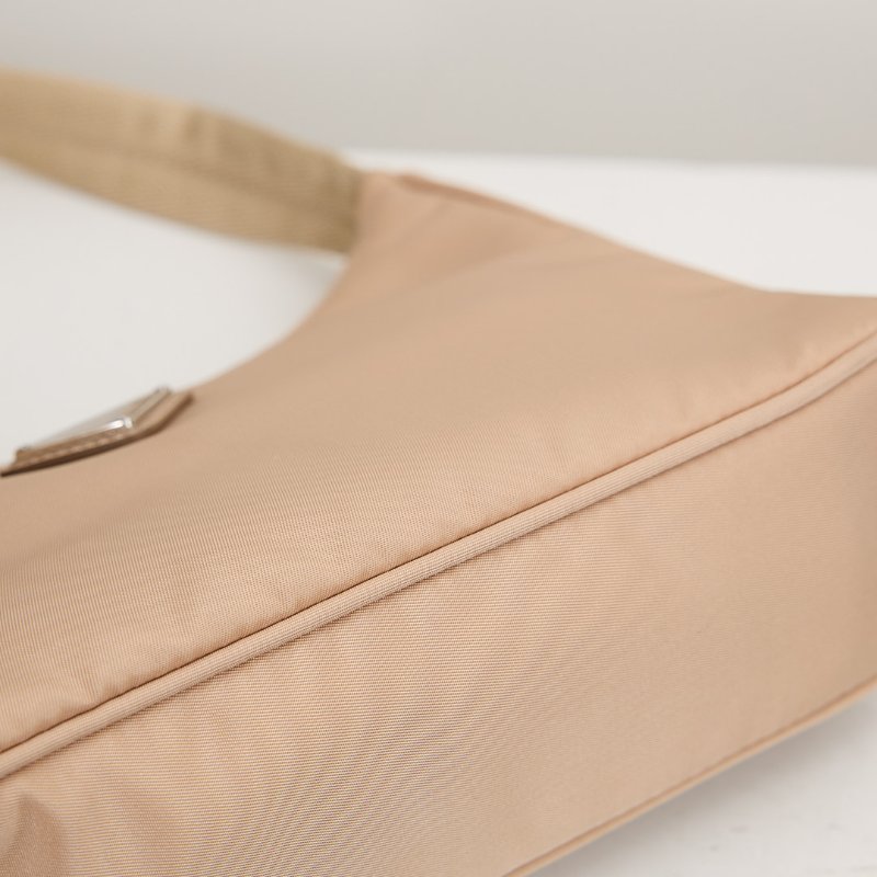 二手Prada Hobo 2000 腋下包/奶茶色-9