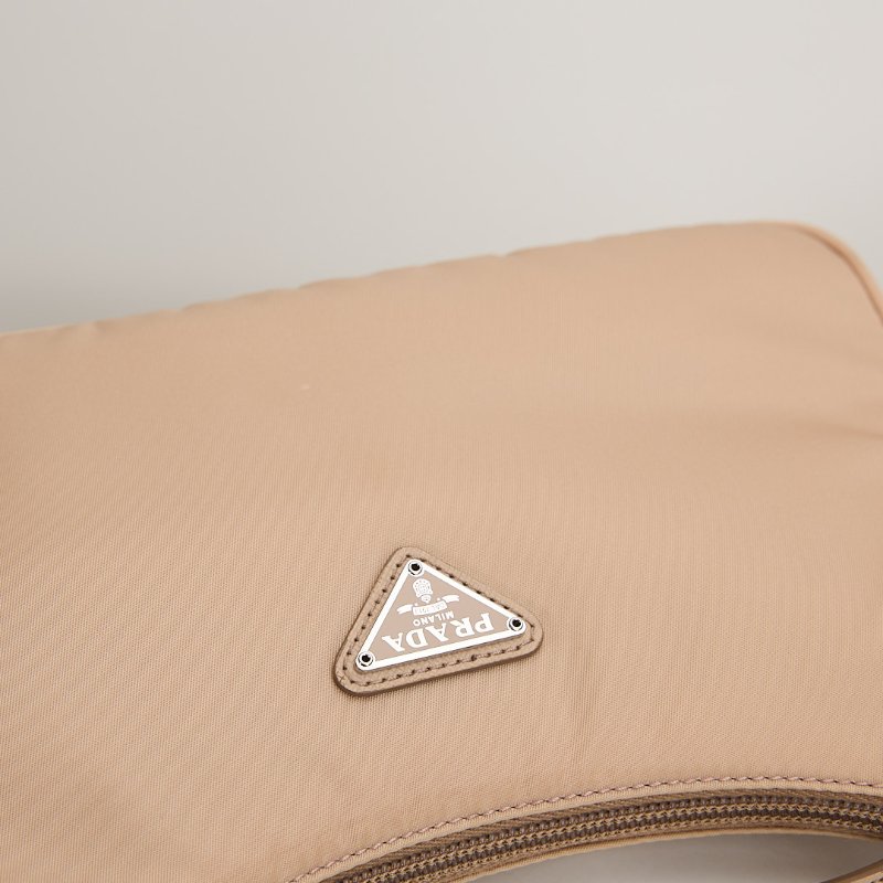 二手Prada Hobo 2000 腋下包/奶茶色-13