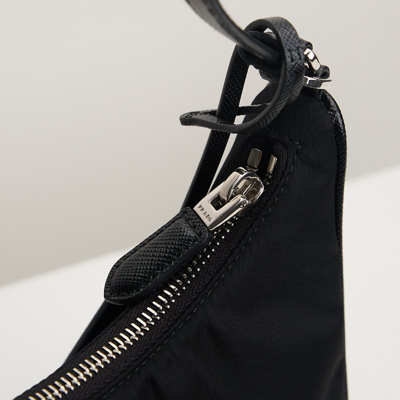 二手Prada hobo 2005 新款腋下包/黑色-4