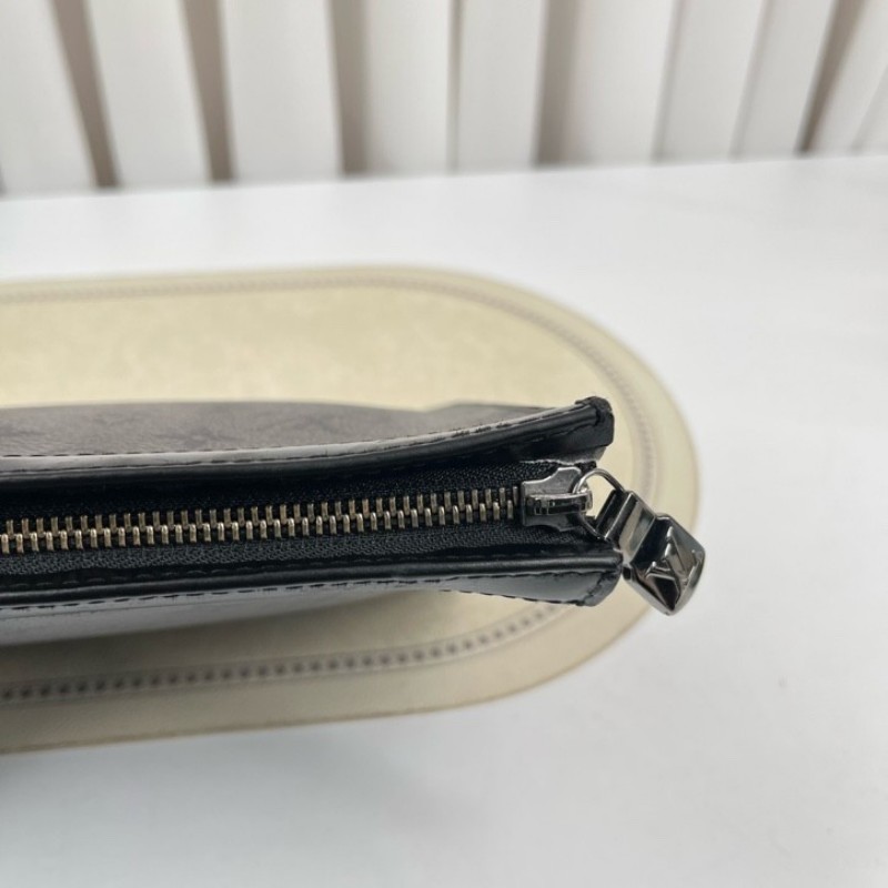 LV路易威登 灰色老花洗漱包 經典滿印設計 拉鍊開合 內裡乾淨整潔-13