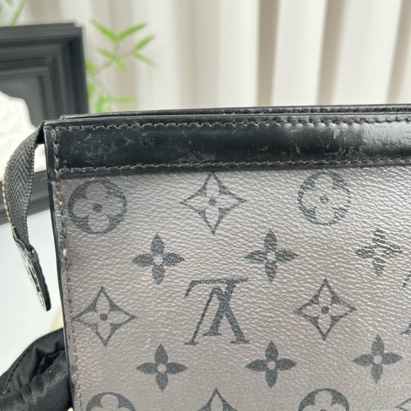 LV路易威登 灰色老花洗漱包 經典滿印設計 拉鍊開合 內裡乾淨整潔-15