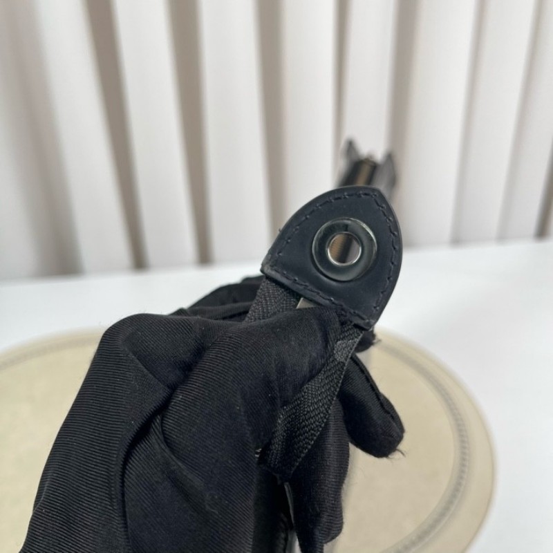 LV路易威登 灰色老花洗漱包 經典滿印設計 拉鍊開合 內裡乾淨整潔-19