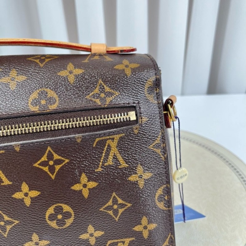 LV路易威登 Pochette Metis老花郵差包中號 經典老花配色 塗層帆布拼牛皮 肩帶可調節 手提單肩斜挎都可以-12