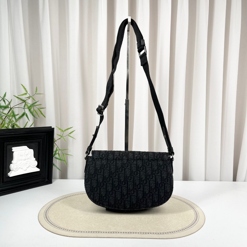 DIOR迪奧 黑色老花馬鞍信使包 肩帶是Dior標誌尼龍 內裡乾淨 容量日常夠用 手機錢包都能放-1