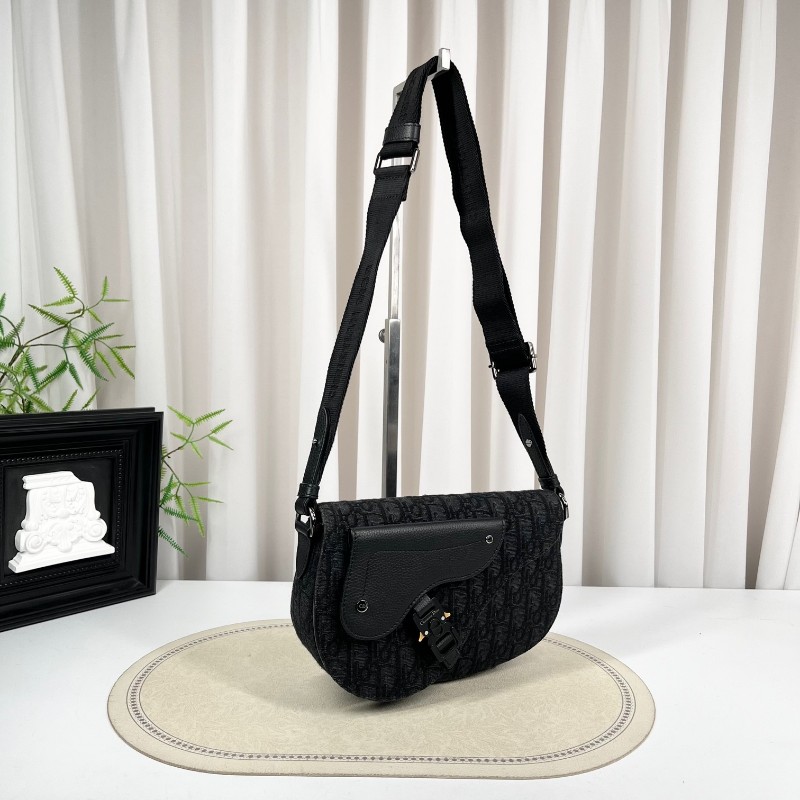 DIOR迪奧 黑色老花馬鞍信使包 肩帶是Dior標誌尼龍 內裡乾淨 容量日常夠用 手機錢包都能放-2