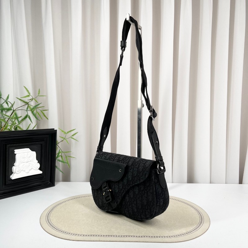 DIOR迪奧 黑色老花馬鞍信使包 肩帶是Dior標誌尼龍 內裡乾淨 容量日常夠用 手機錢包都能放-3