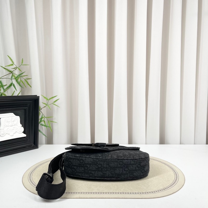 DIOR迪奧 黑色老花馬鞍信使包 肩帶是Dior標誌尼龍 內裡乾淨 容量日常夠用 手機錢包都能放-4