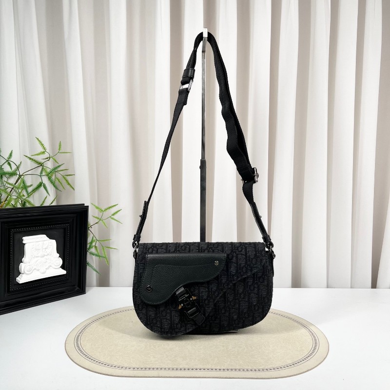 DIOR迪奧 黑色老花馬鞍信使包 肩帶是Dior標誌尼龍 內裡乾淨 容量日常夠用 手機錢包都能放-5