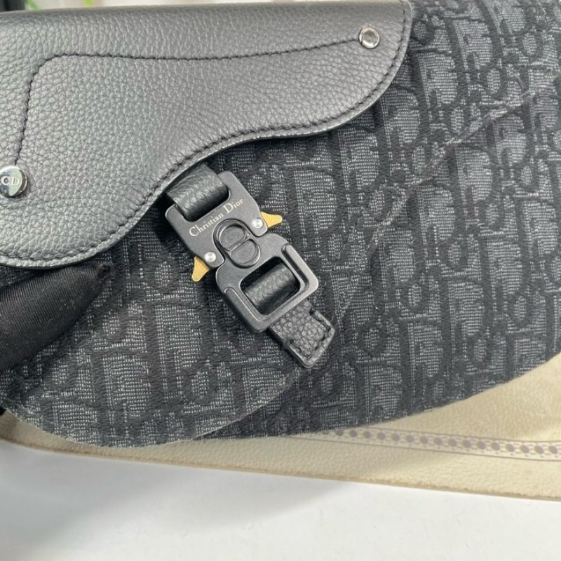 DIOR迪奧 黑色老花馬鞍信使包 肩帶是Dior標誌尼龍 內裡乾淨 容量日常夠用 手機錢包都能放-13