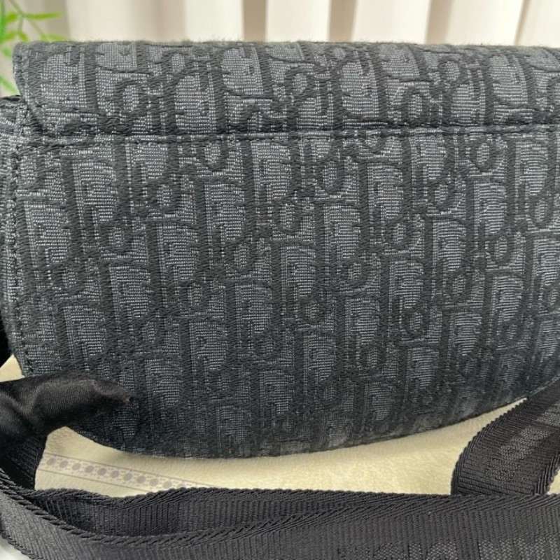 DIOR迪奧 黑色老花馬鞍信使包 肩帶是Dior標誌尼龍 內裡乾淨 容量日常夠用 手機錢包都能放-19