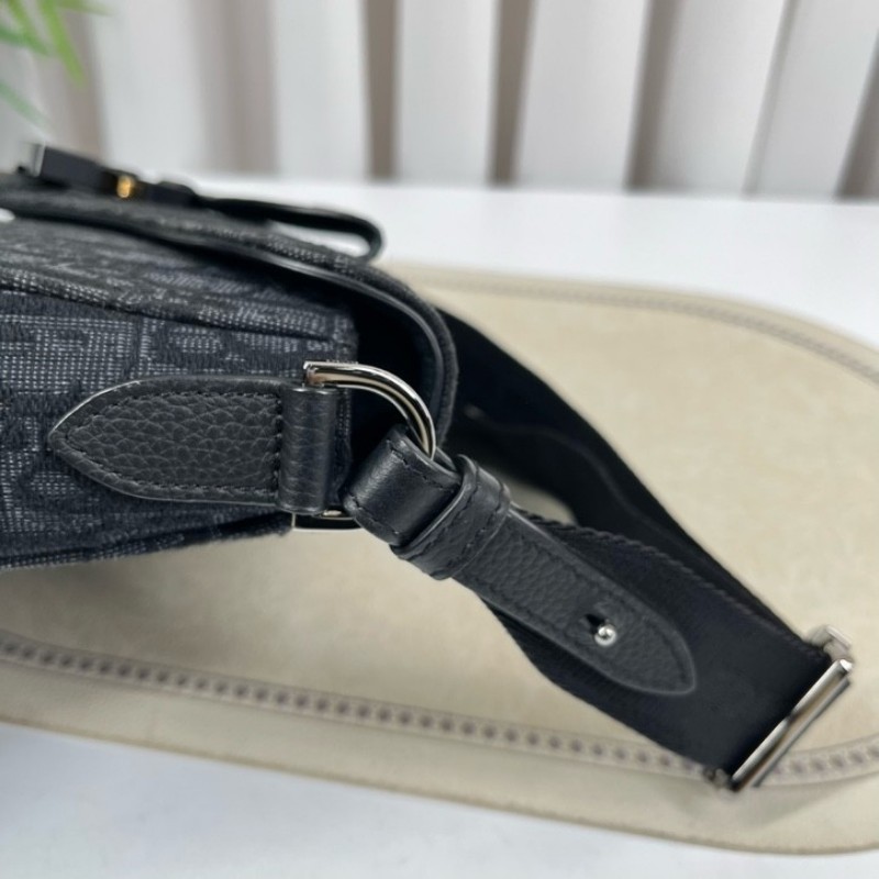 DIOR迪奧 黑色老花馬鞍信使包 肩帶是Dior標誌尼龍 內裡乾淨 容量日常夠用 手機錢包都能放-22