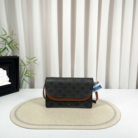 Celine賽琳 雙蓋woc信封單肩斜挎包 包型立挺 經典老花設計 適合日常通勤使用