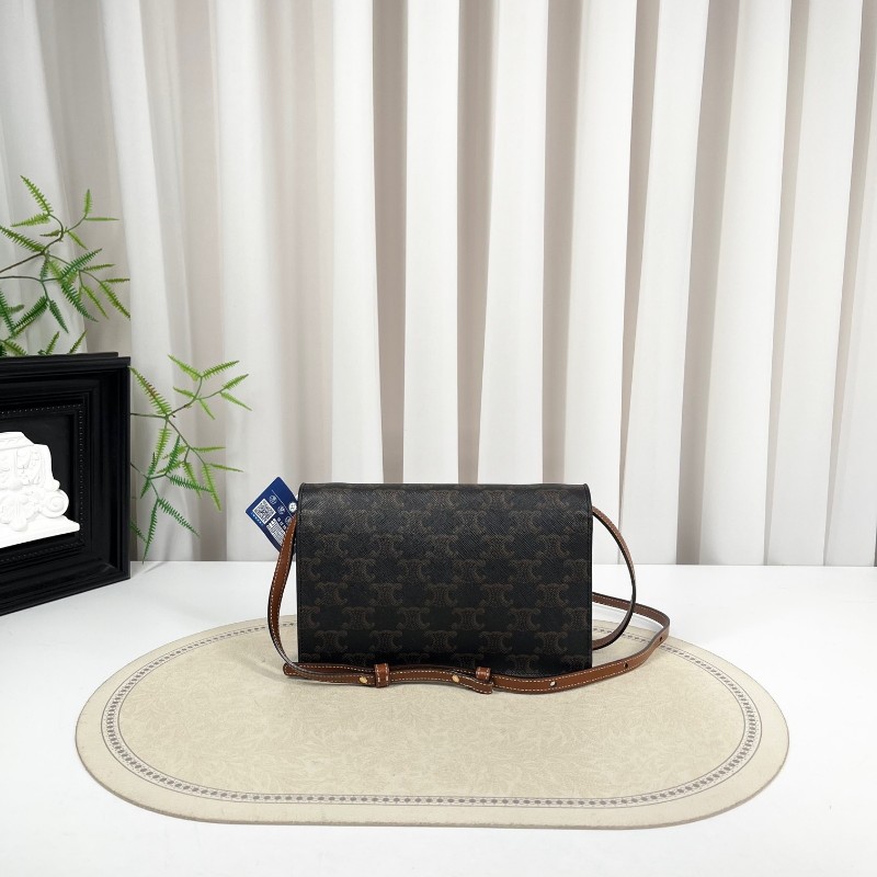 Celine賽琳 雙蓋woc信封單肩斜挎包 包型立挺 經典老花設計 適合日常通勤使用-1