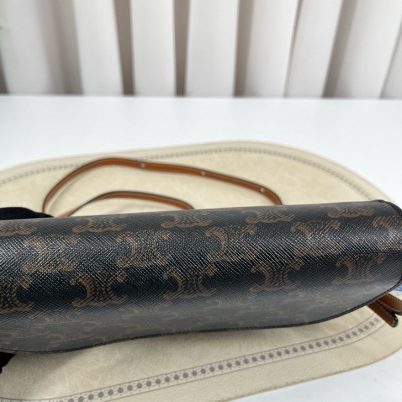 Celine賽琳 雙蓋woc信封單肩斜挎包 包型立挺 經典老花設計 適合日常通勤使用-18