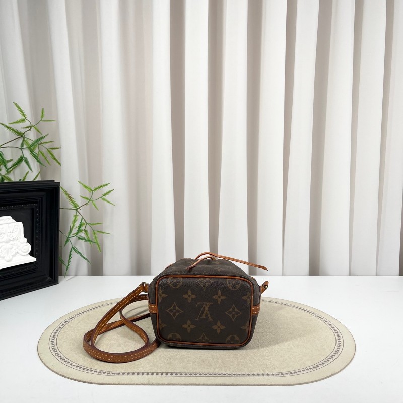 LV路易威登 經典款Nano Noe抽繩小水桶包 小巧精緻 容量雖小但用途廣泛-4