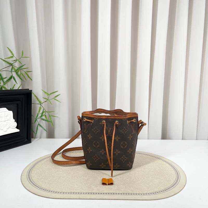 LV路易威登 經典款Nano Noe抽繩小水桶包 小巧精緻 容量雖小但用途廣泛-5