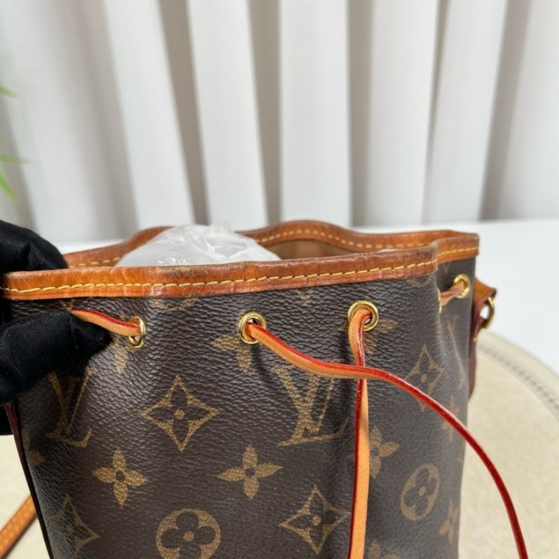 LV路易威登 經典款Nano Noe抽繩小水桶包 小巧精緻 容量雖小但用途廣泛-20