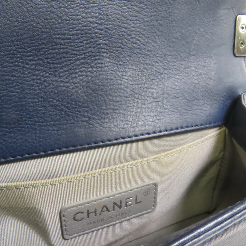 CHANEL 牛皮皮革Boy 20鏈帶肩背袋-9