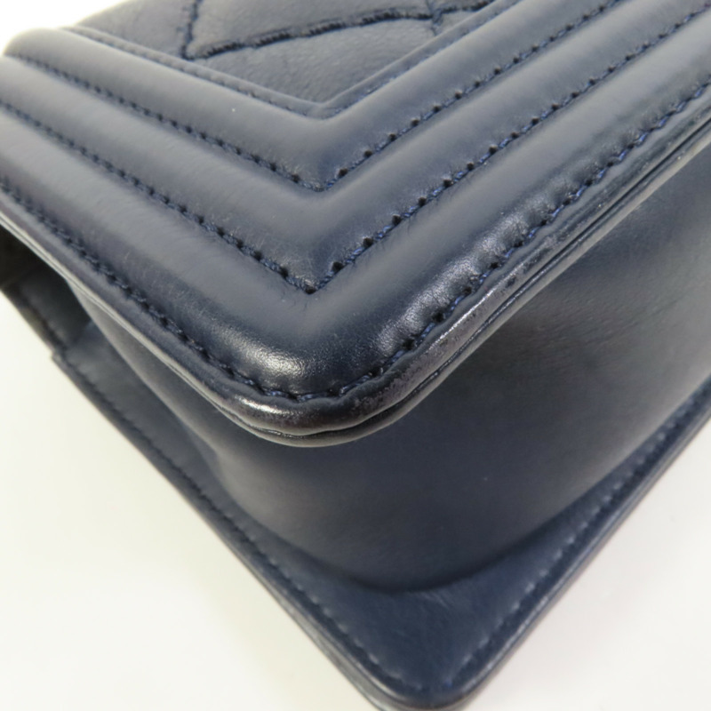 CHANEL 牛皮皮革Boy 20鏈帶肩背袋-13