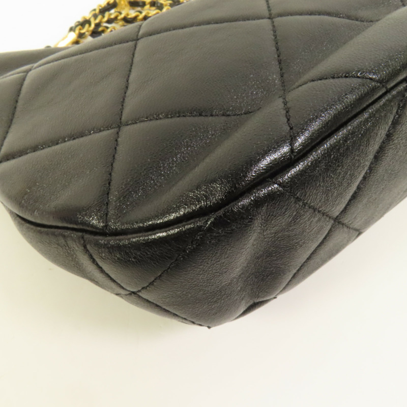 CHANEL 牛皮皮革Hobo金扣肩背袋-11