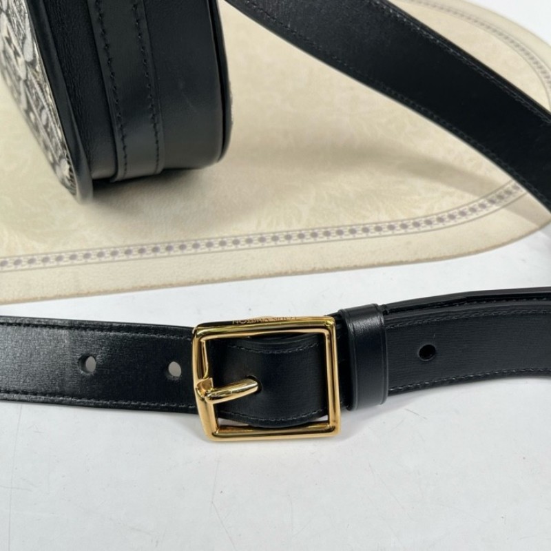 LV路易威登 1854系列SAUMUR限量馬鞍包 金鎖鎖頭包郵差包單肩斜挎包 黑色光面牛皮拼接刺繡 經典復古印花 包型立挺-24