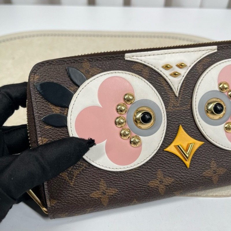 LV路易威登 Zippy系列 情人節限量款老花 小雞錢包手拿包 內裡櫻花粉少見可愛小雞一隻～-3