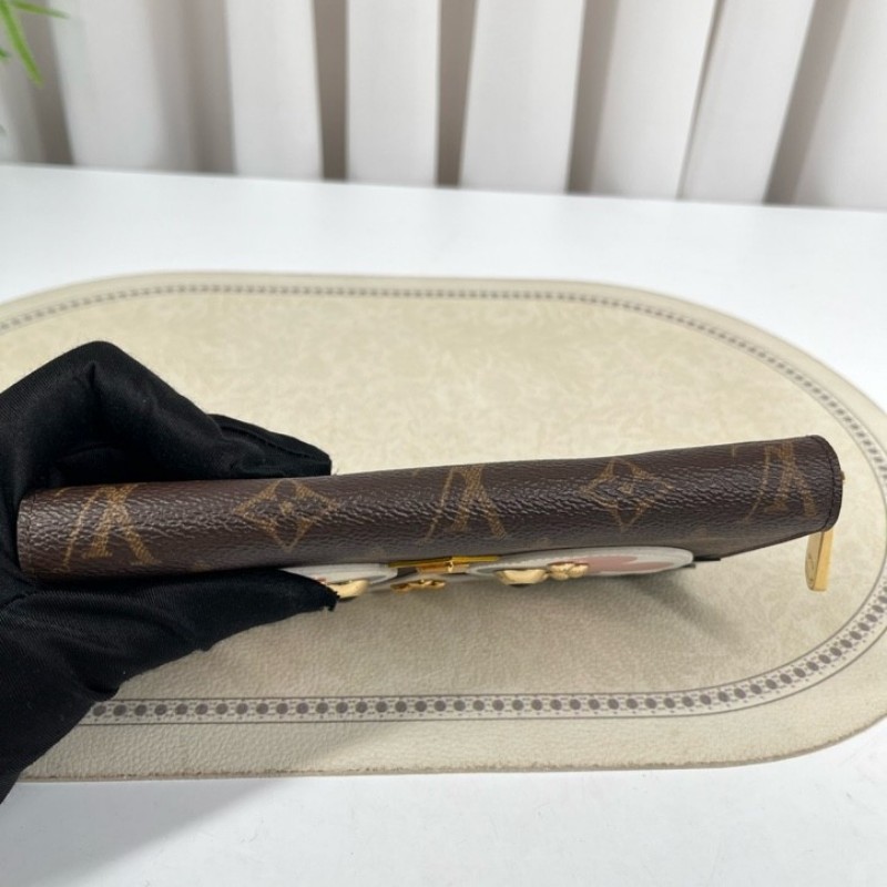 LV路易威登 Zippy系列 情人節限量款老花 小雞錢包手拿包 內裡櫻花粉少見可愛小雞一隻～-7