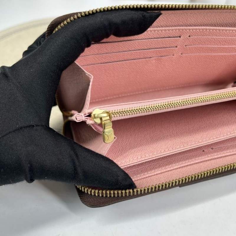 LV路易威登 Zippy系列 情人節限量款老花 小雞錢包手拿包 內裡櫻花粉少見可愛小雞一隻～-12