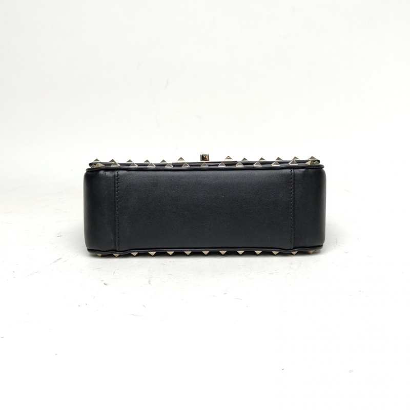 VALENTINO 黑色牛皮淺金扣鉚釘郵差包斜挎包小號-3