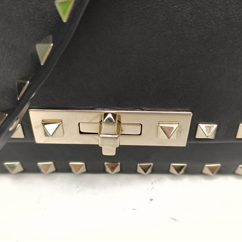VALENTINO 黑色牛皮淺金扣鉚釘郵差包斜挎包小號-4