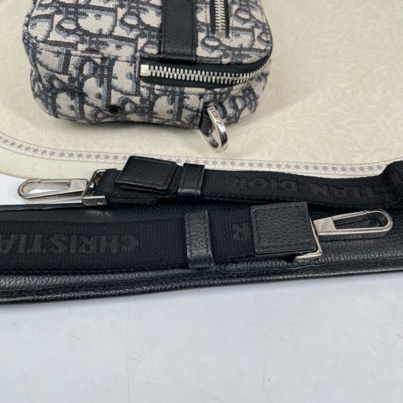 DIOR迪奧 老花帆布銀扣safari相機包郵差包單肩斜挎包 容量適中 肩帶可調節 適合日常通勤使用-16