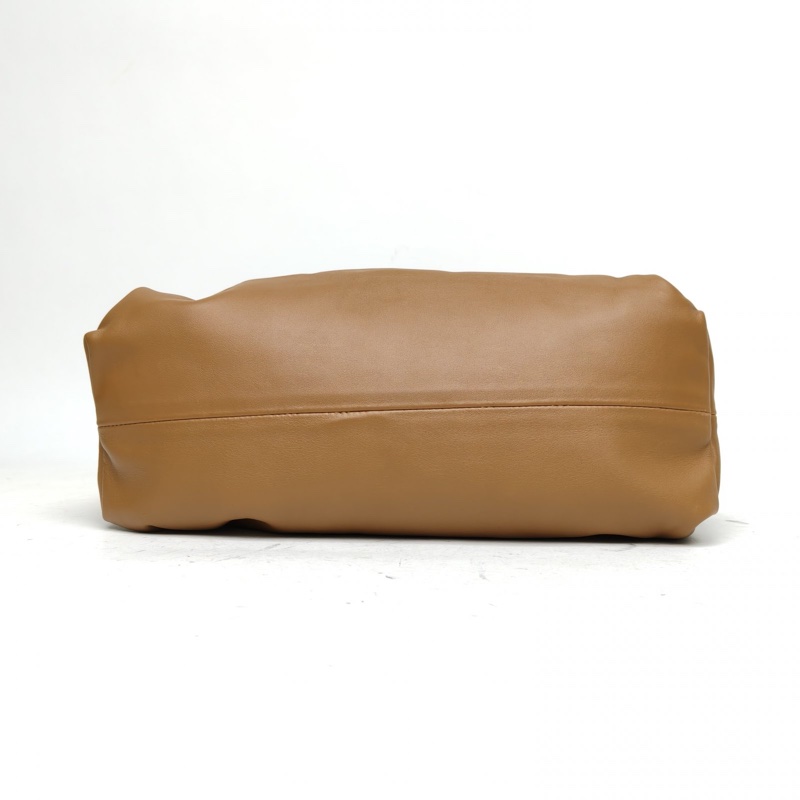 BOTTEGA VENETA Pouch雲朵包TheChain粗鏈條單肩包柚木色牛皮-3