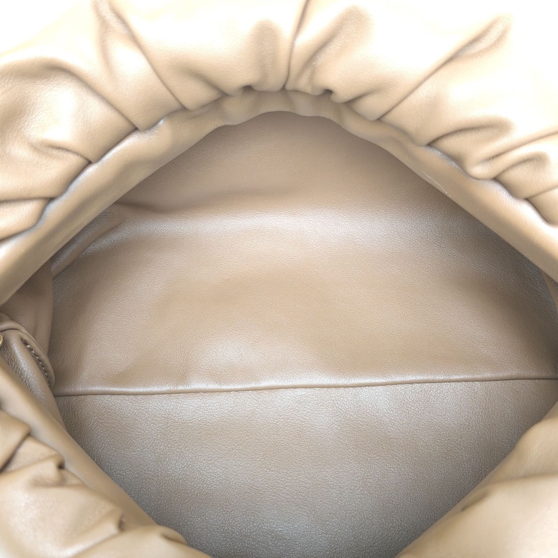 BOTTEGA VENETA Pouch雲朵包TheChain粗鏈條單肩包柚木色牛皮-4