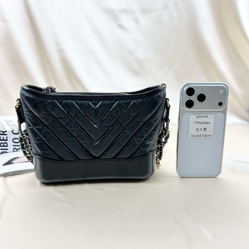 Chanel香奈兒 小號流浪包流浪包黑色v紋-1