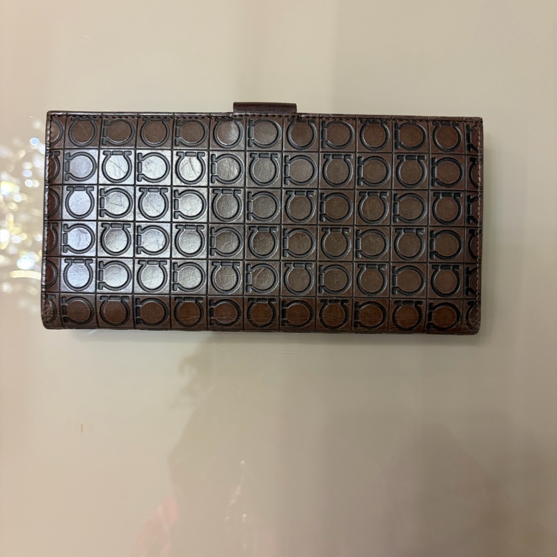 Ferragamo 滿版Logo壓紋長夾-2