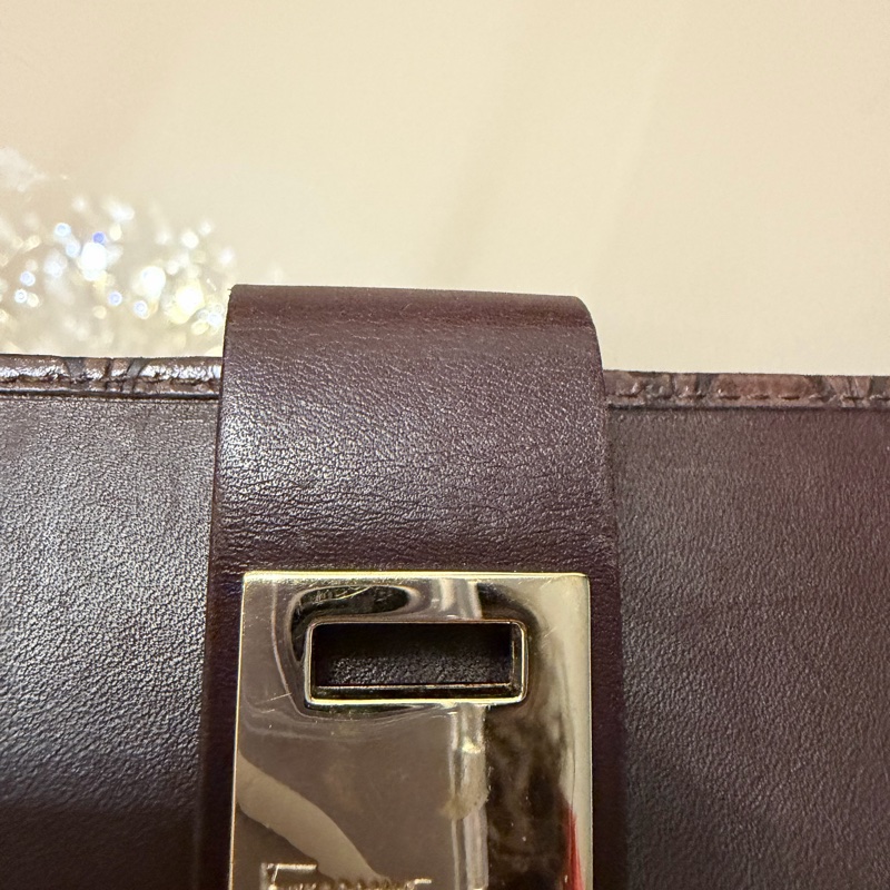 Ferragamo 滿版Logo壓紋長夾-12