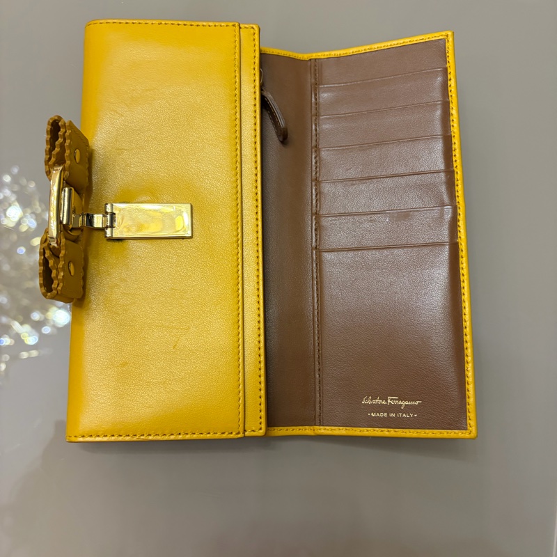 Ferragamo 芥末黃蝴蝶結Logo長夾-3