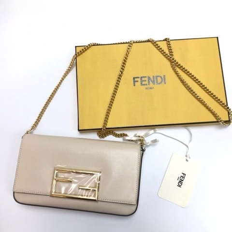 Fendi ( 8BS032 )