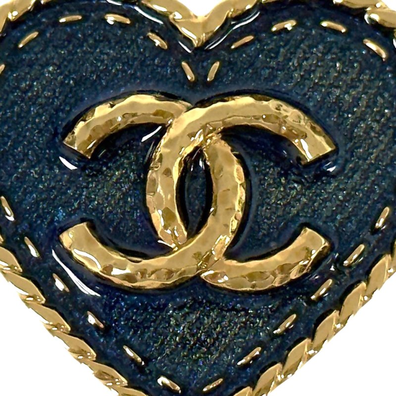 CHANEL *罕有* CC 牛仔 愛心 胸針-2