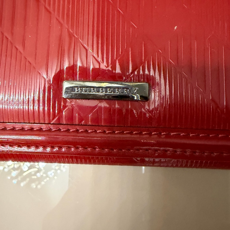 Burberry品牌格紋壓紋長夾-10