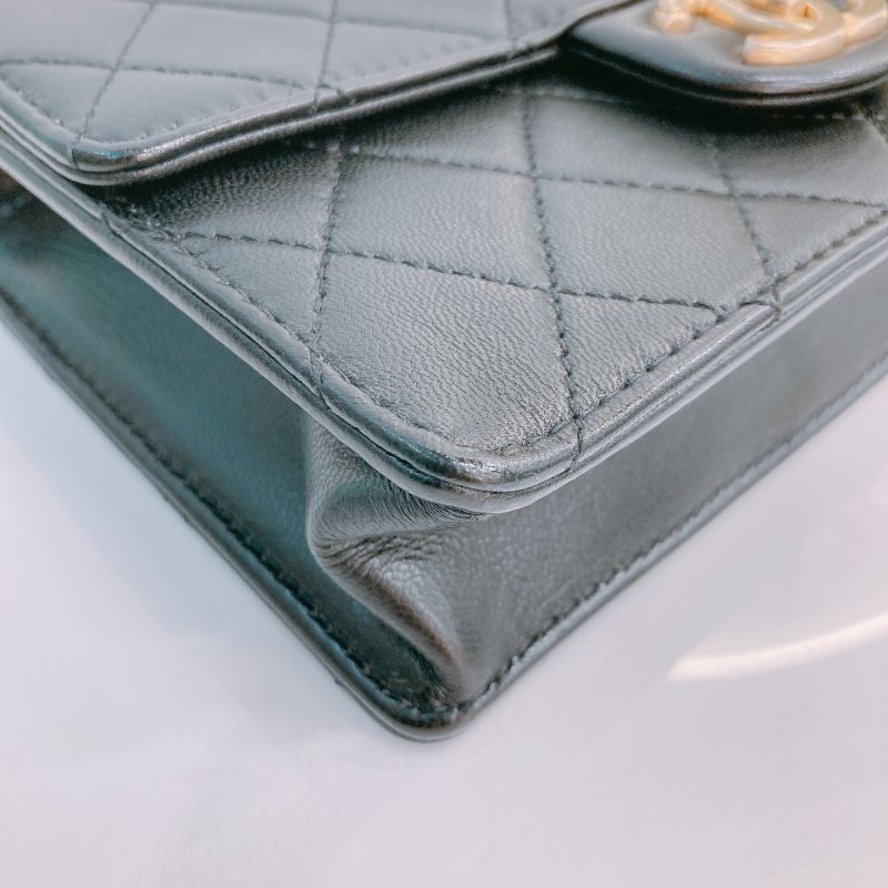 MS0606 Chanel 香奈兒 透明珍珠 標誌 翻蓋 鏈條 斜背包 腋下包 Chic Acrylic Pearl Flap 19cm Calfskin Black x GHW-5