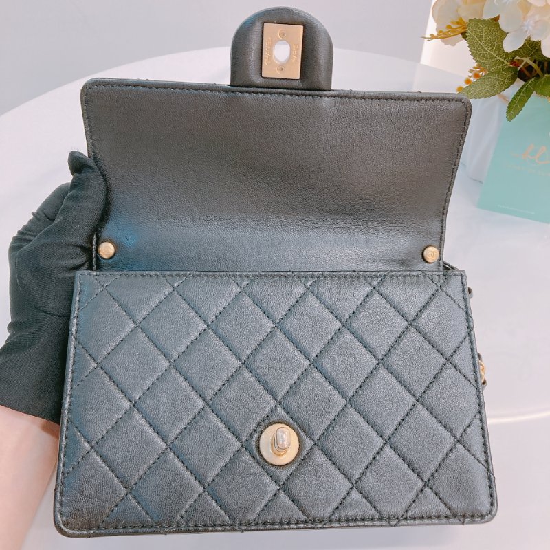 MS0606 Chanel 香奈兒 透明珍珠 標誌 翻蓋 鏈條 斜背包 腋下包 Chic Acrylic Pearl Flap 19cm Calfskin Black x GHW-13